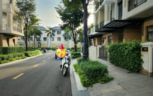 Nhà phố Verosa Park vị trí trung tâm dự án, 2 mặt tiền, 2 hướng ban công